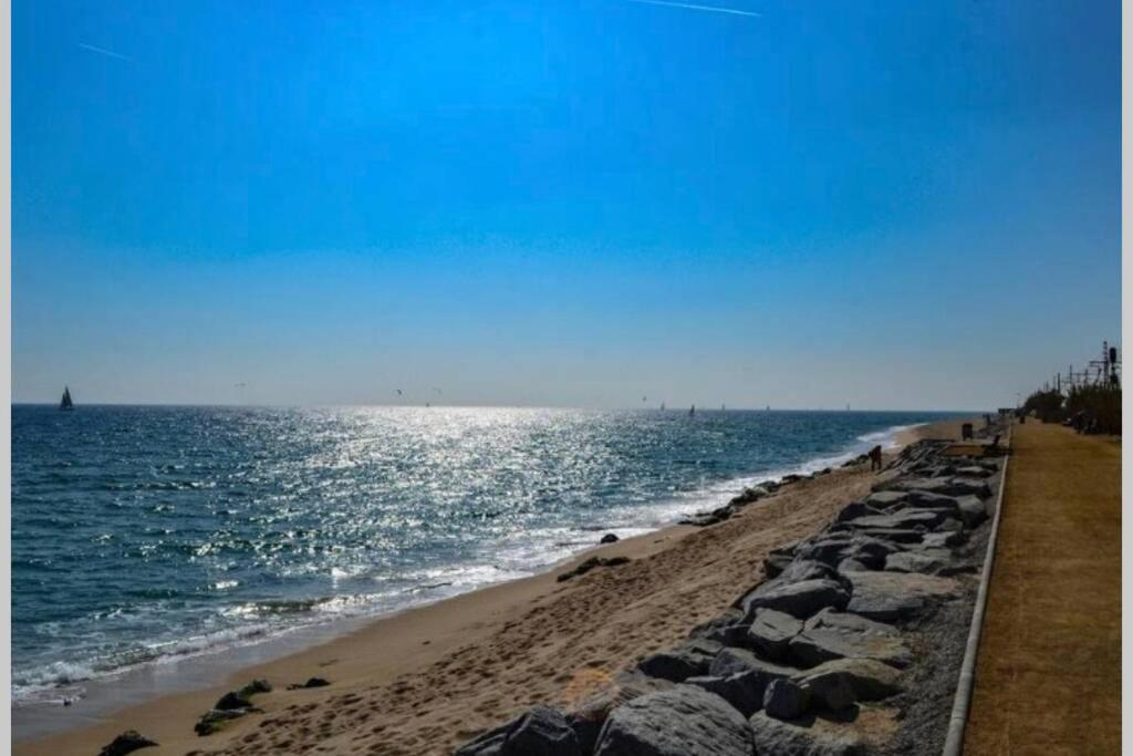 Residencial Costamar Next Bcn, 50M Beach With Swimming Pool Cabrera de Mar Bagian luar foto