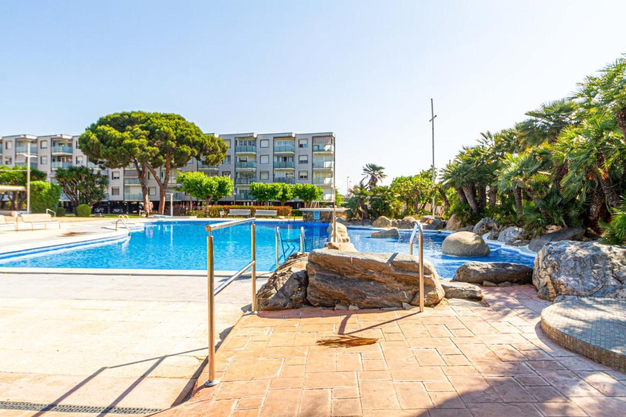Residencial Costamar Next Bcn, 50M Beach With Swimming Pool Cabrera de Mar Bagian luar foto